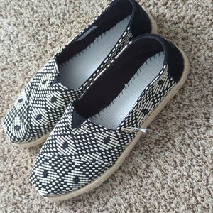 Toms Womens Alpargata Canvas Espadrilles Geometric Black White new without tags